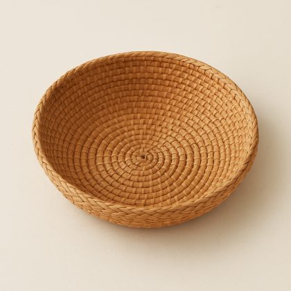 Round woven basket